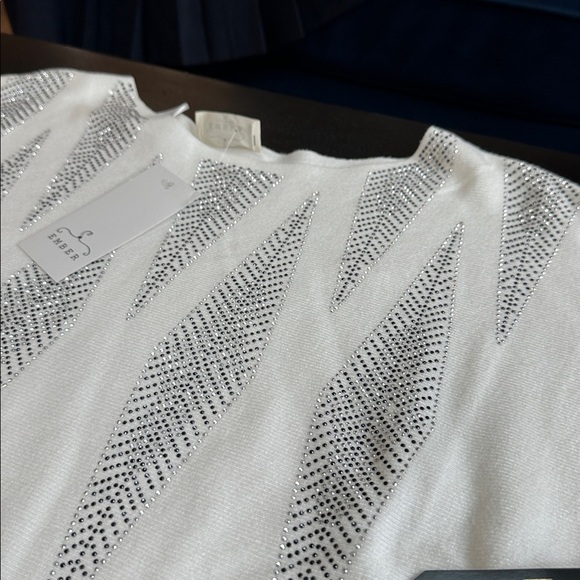 Festive cream sweater with contemporary sparkle icicles or diamonds. - Picture 3 of 11